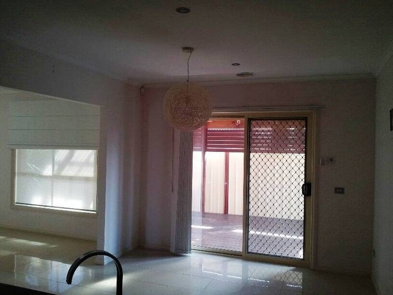 2/40 Jade Way, Hillside VIC 3037