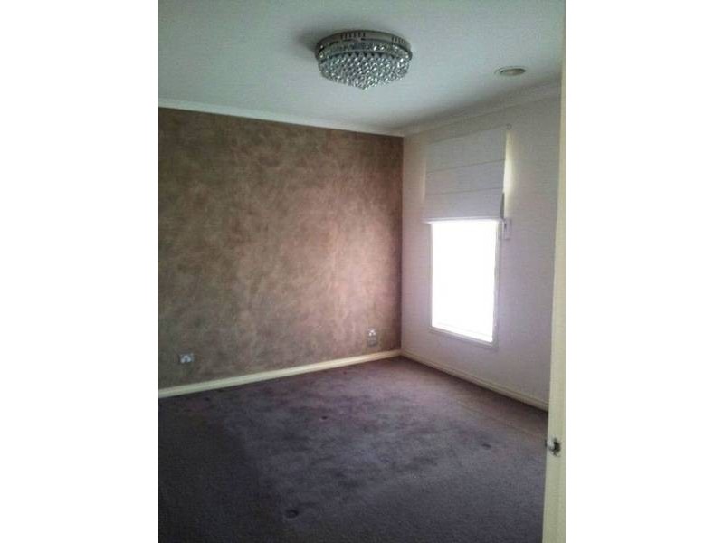 2/40 Jade Way, Hillside VIC 3037