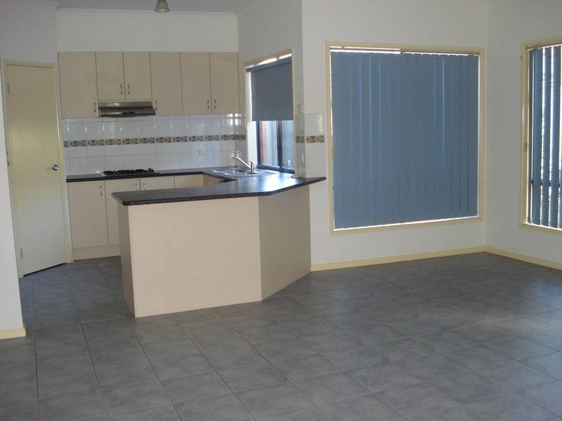 13 French Cresent, Caroline Springs VIC 3023