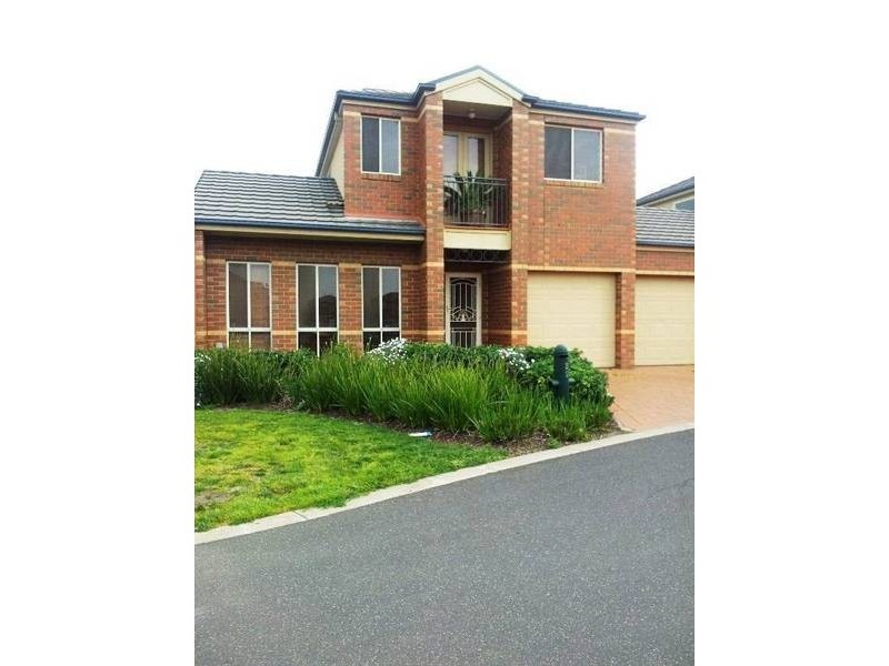 22 Amberlea Circuit, Taylors Hill VIC 3037