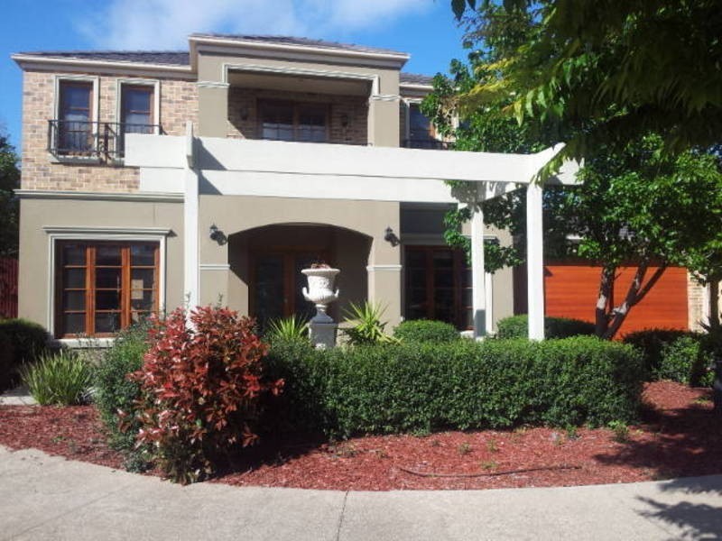 6 Selwyn Close, Caroline Springs VIC 3023