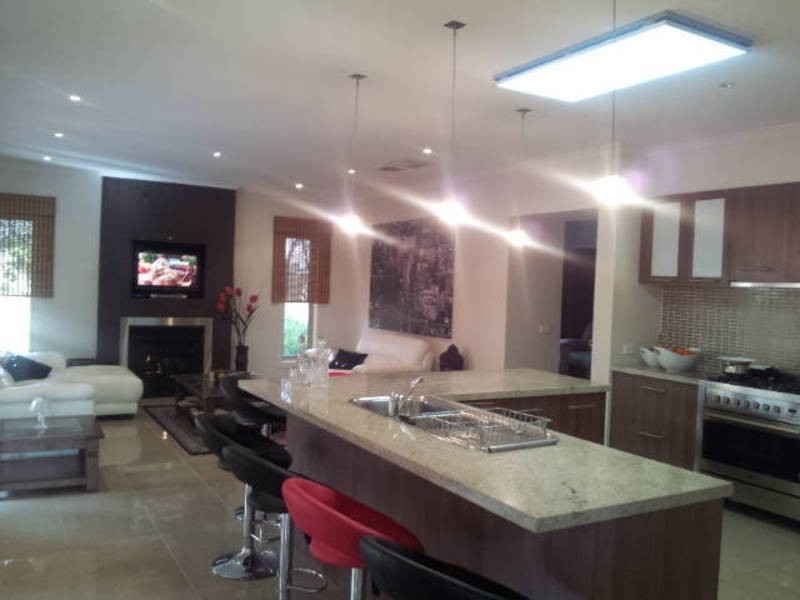 6 Selwyn Close, Caroline Springs VIC 3023