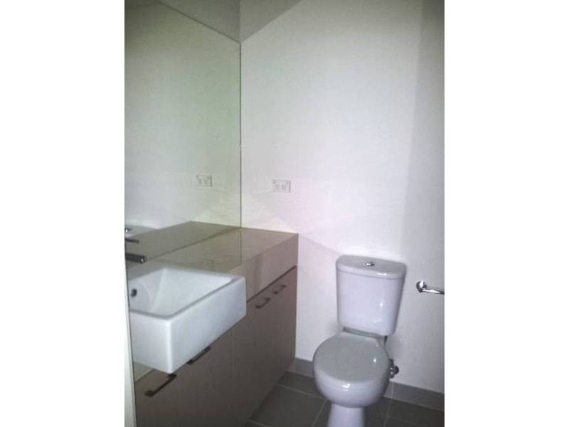 10/76 The Esplanade, Caroline Springs VIC 3023