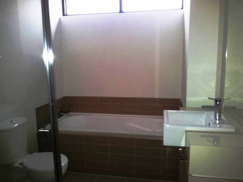 10/76 The Esplanade, Caroline Springs VIC 3023