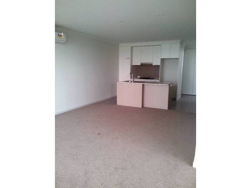 17/76 The Esplanade, Caroline Springs VIC 3023