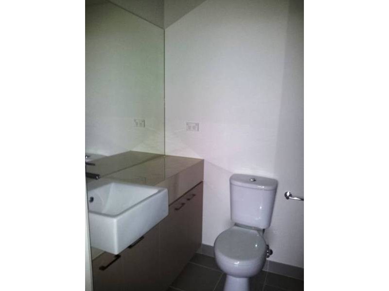 17/76 The Esplanade, Caroline Springs VIC 3023