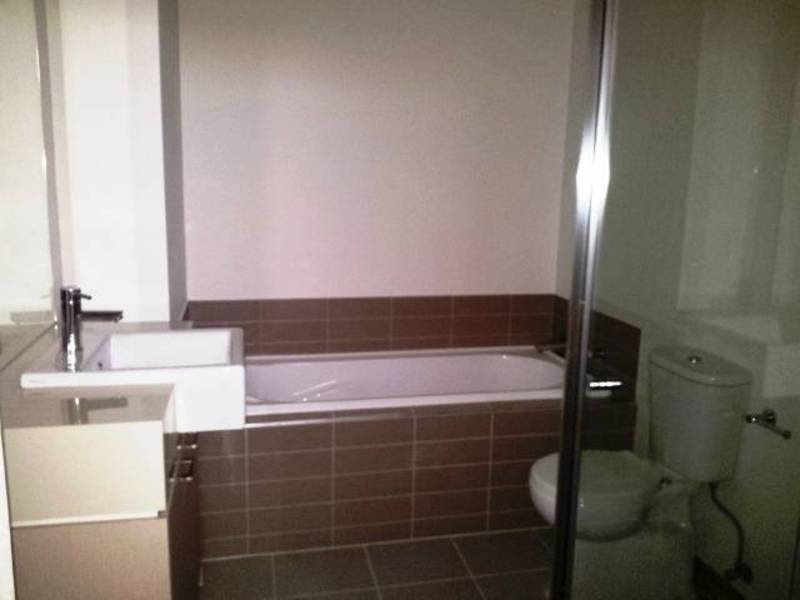 17/76 The Esplanade, Caroline Springs VIC 3023