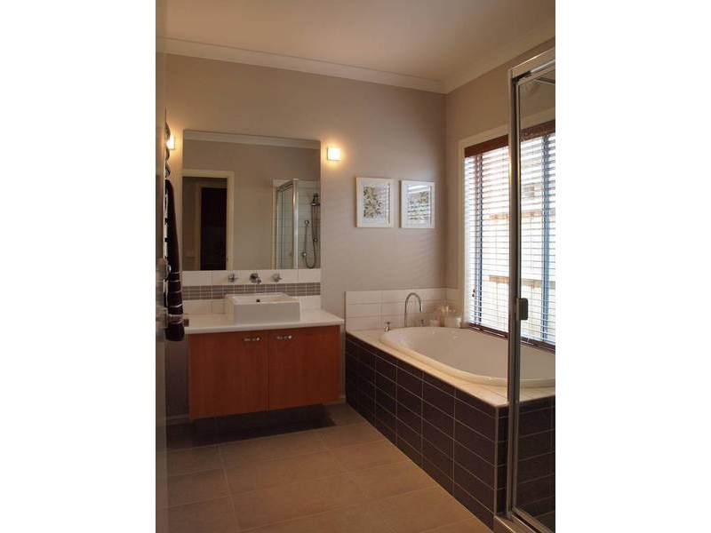 29 Dalmuir Boulevard, Deer Park VIC 3023