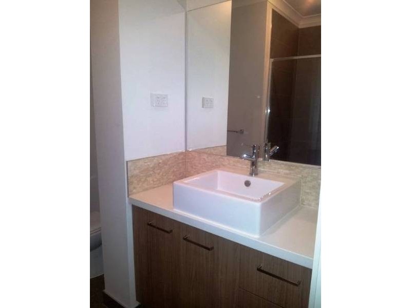 39 Marine Parade, Caroline Springs VIC 3023