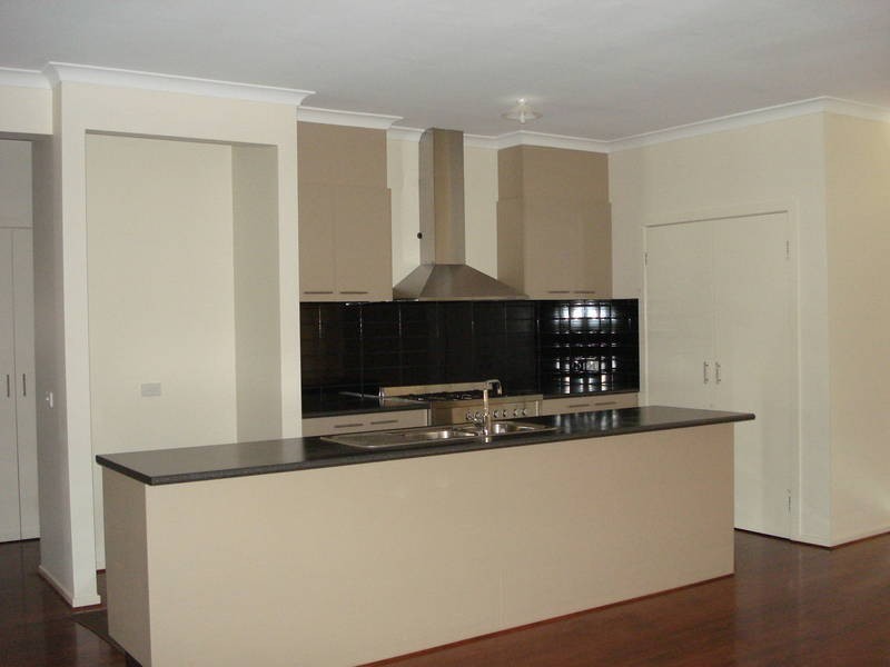 16 Heathcote Retreat, Caroline Springs VIC 3023