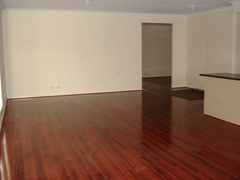 16 Heathcote Retreat, Caroline Springs VIC 3023