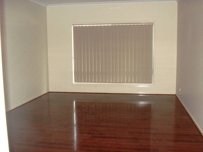 16 Heathcote Retreat, Caroline Springs VIC 3023