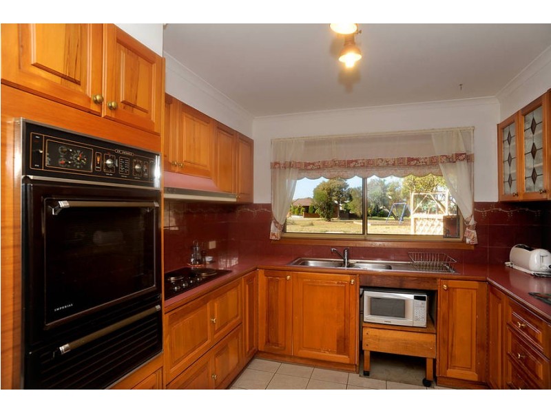 20 Lakeview Crescent, St Leonards VIC 3223