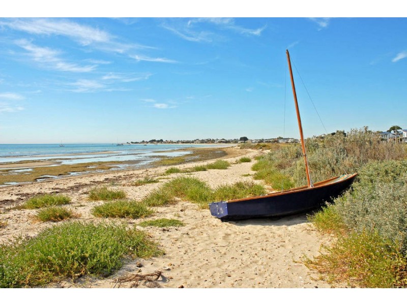 30 Brett Drive, Indented Head VIC 3223