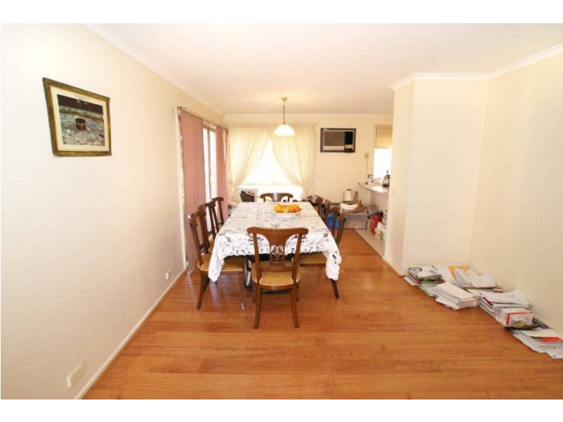 4 MOLLAND COURT, Craigieburn VIC 3064
