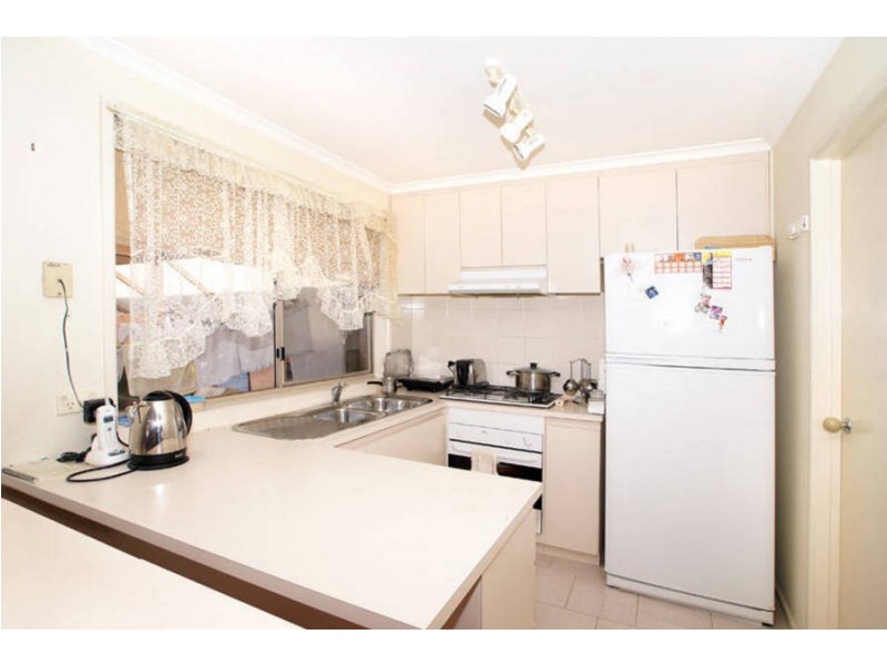 4 MOLLAND COURT, Craigieburn VIC 3064