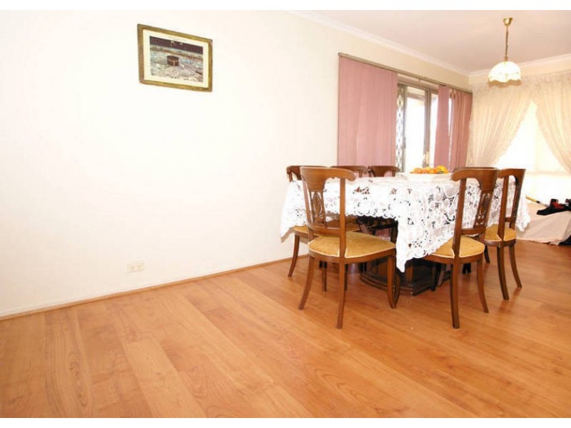 4 MOLLAND COURT, Craigieburn VIC 3064
