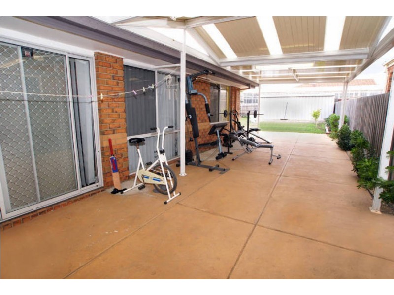 9 Wheatley Avenue, Roxburgh Park VIC 3064