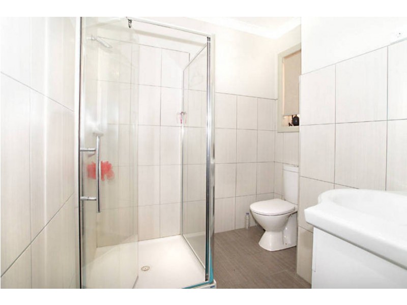 11 MALABAR STREET, Roxburgh Park VIC 3064