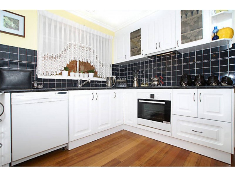 24 CENTRE WAY, Glenroy VIC 3046