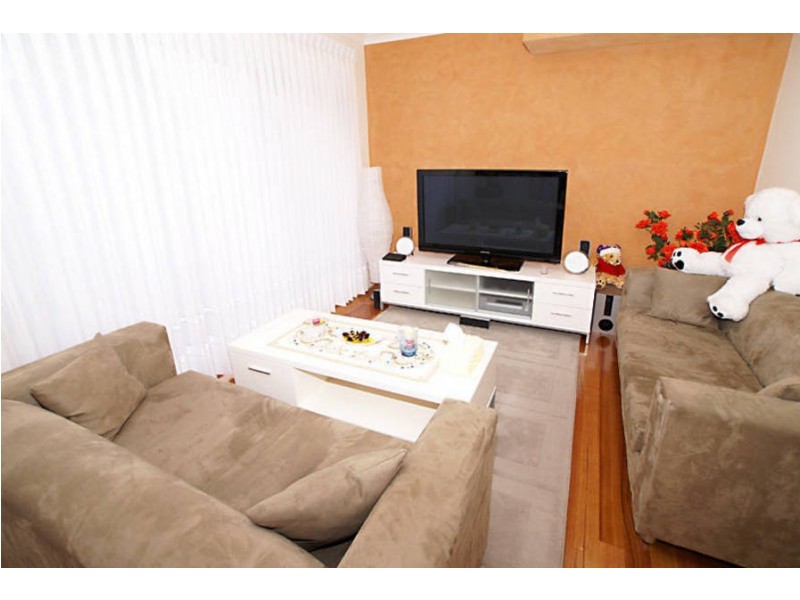 24 CENTRE WAY, Glenroy VIC 3046