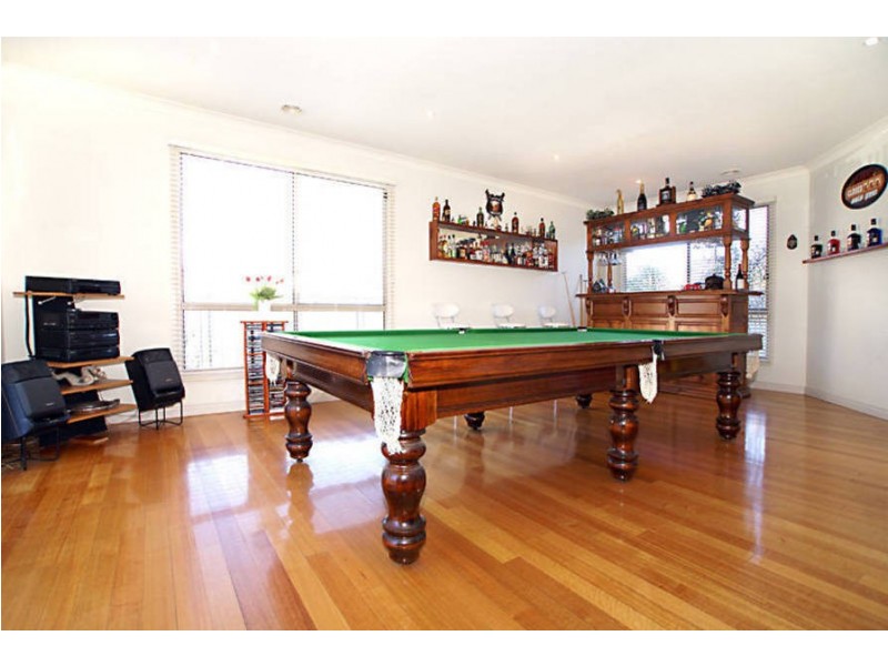 10 DEAUVILLE GREEN, Craigieburn VIC 3064