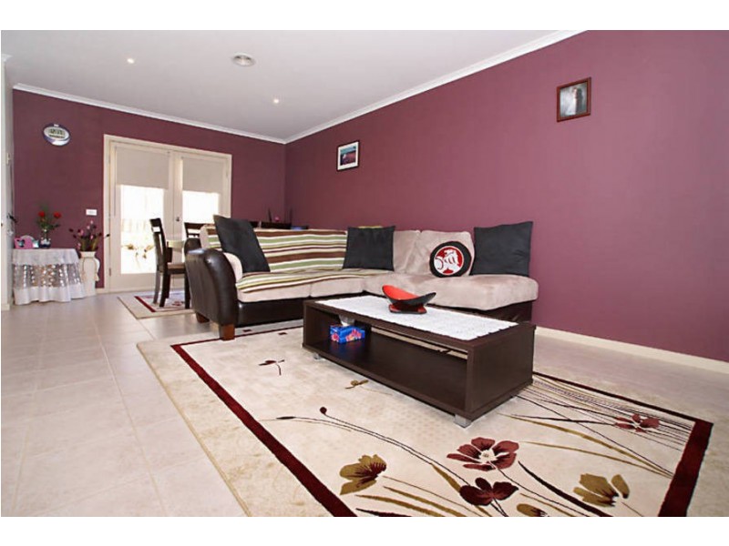 7/32 Papworth Place, Meadow Heights VIC 3048