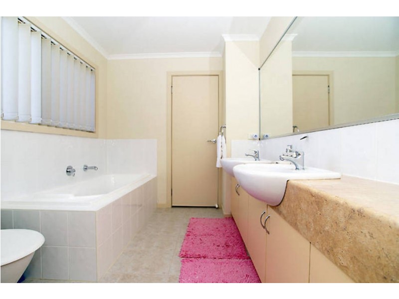 7/32 Papworth Place, Meadow Heights VIC 3048