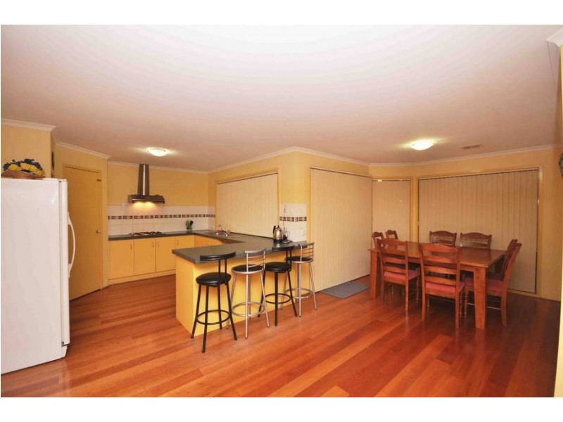 20 Almands Avenue, Roxburgh Park VIC 3064