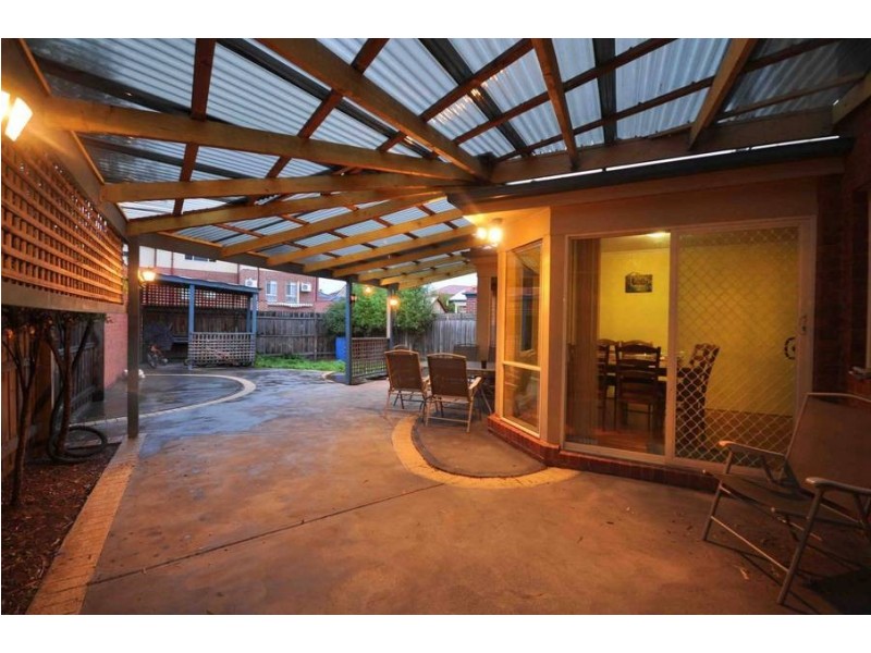 20 Almands Avenue, Roxburgh Park VIC 3064