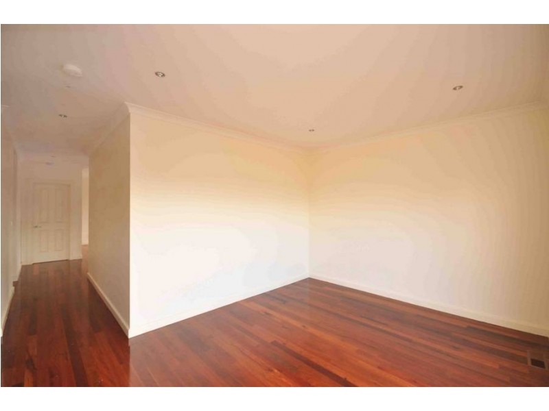 2/19 Dowling Street, Fawkner VIC 3060