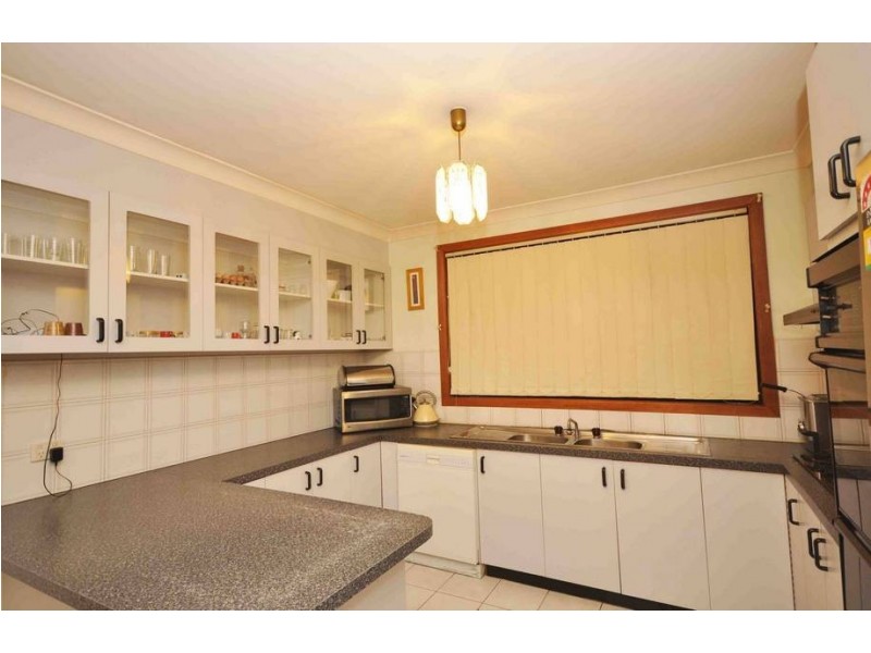 22 Gunbower Crescent, Meadow Heights VIC 3048