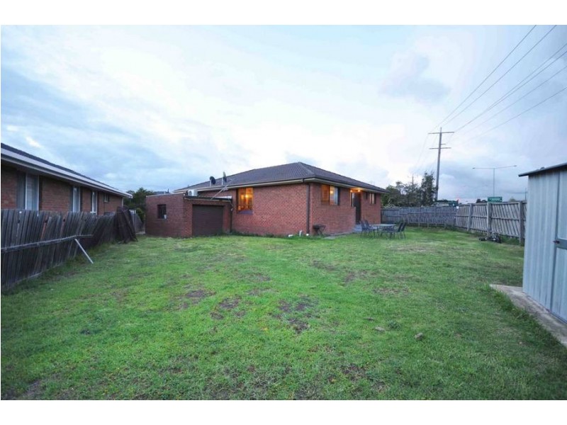 22 Gunbower Crescent, Meadow Heights VIC 3048
