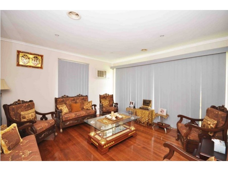 8 Rye Street, Dallas VIC 3047