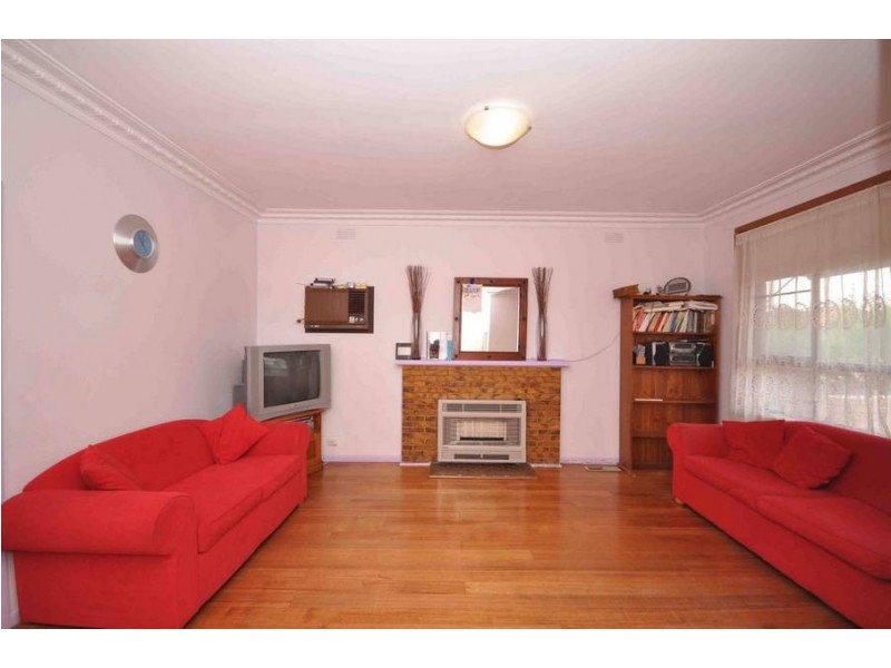 10 Sutherland Street, Hadfield VIC 3046