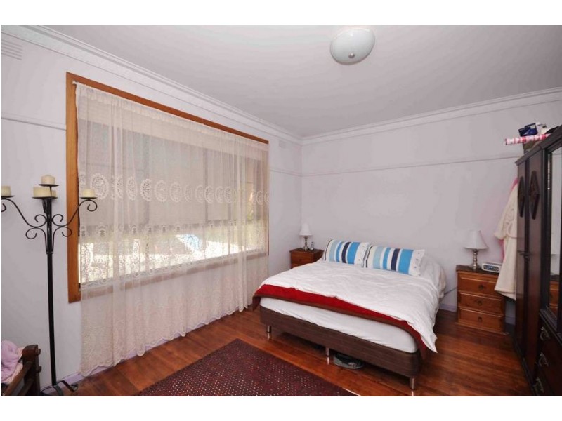 10 Sutherland Street, Hadfield VIC 3046