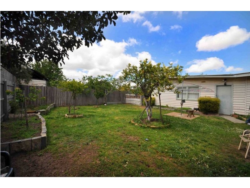 10 Sutherland Street, Hadfield VIC 3046