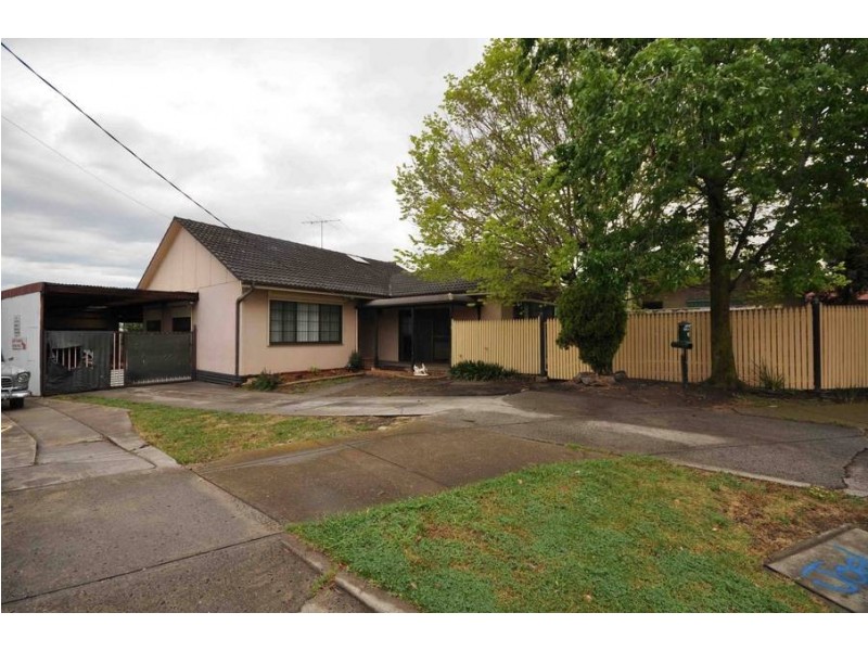 6 Pyalong Crescent, Dallas VIC 3047