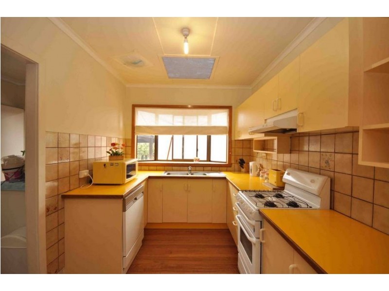 6 Pyalong Crescent, Dallas VIC 3047