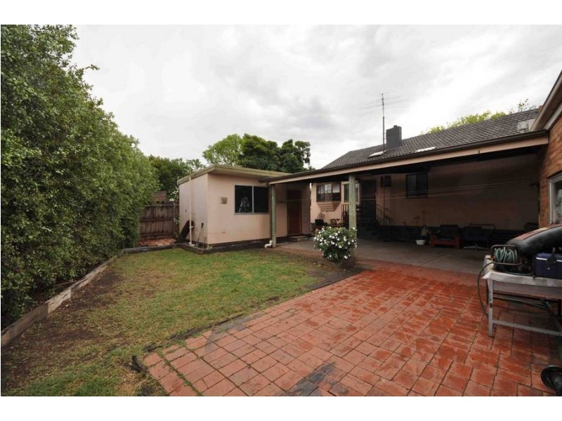 6 Pyalong Crescent, Dallas VIC 3047