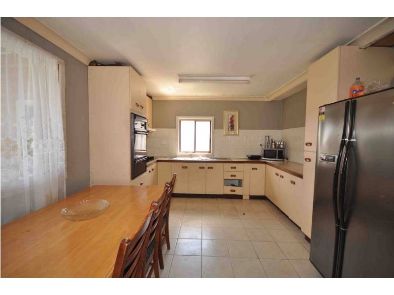 15 Pyalong Crescent, Dallas VIC 3047