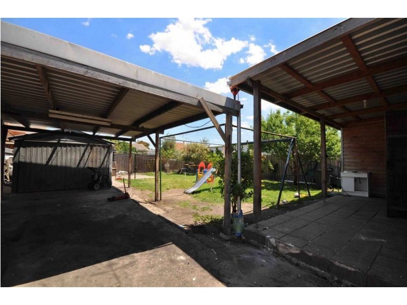 15 Pyalong Crescent, Dallas VIC 3047