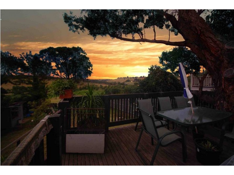 52 MOONEE BOULEVARD, Glenroy VIC 3046