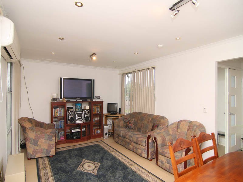 6 WOODBURN CRESCENT, Meadow Heights VIC 3048