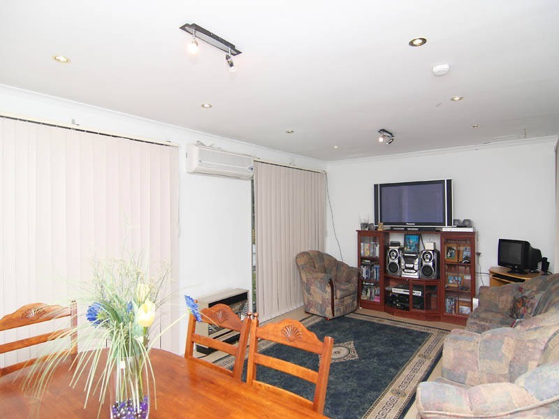 6 WOODBURN CRESCENT, Meadow Heights VIC 3048