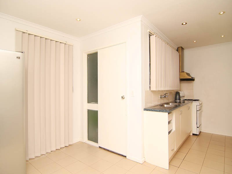 6 WOODBURN CRESCENT, Meadow Heights VIC 3048