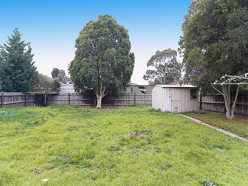 6 WOODBURN CRESCENT, Meadow Heights VIC 3048