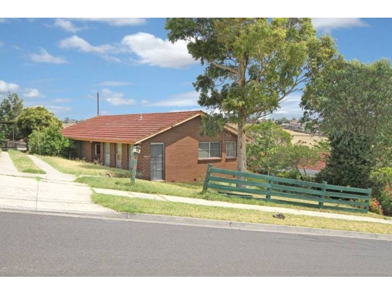 19 Hendricks Crescent, Jacana VIC 3047
