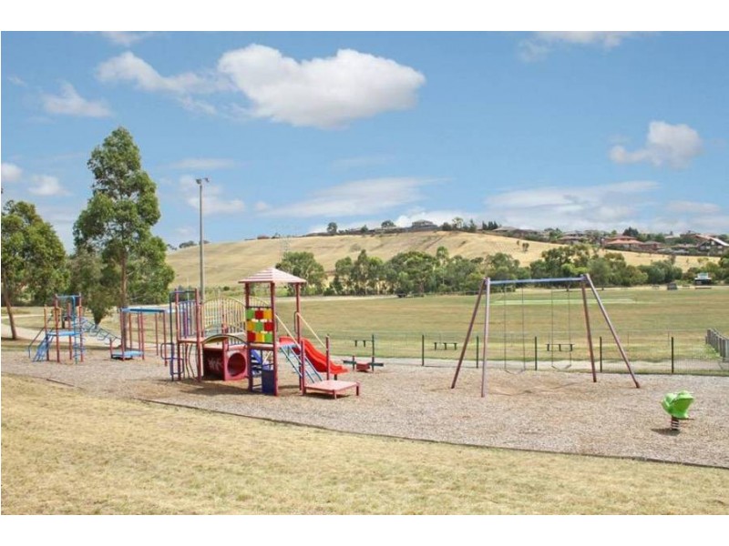 19 Hendricks Crescent, Jacana VIC 3047