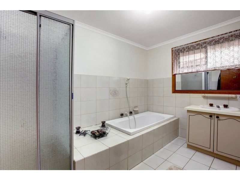 9A Binnak Court, Meadow Heights VIC 3048